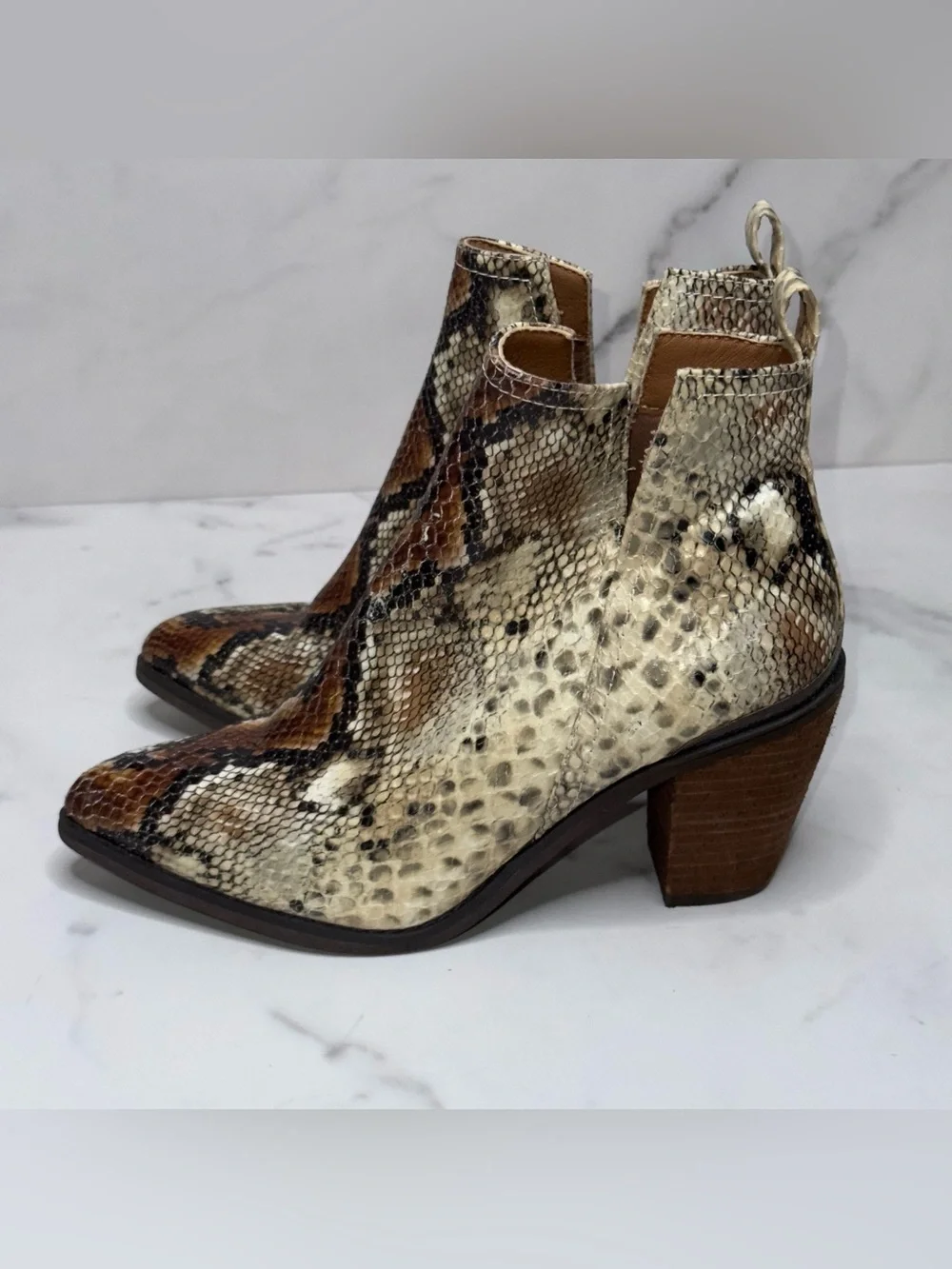 Very Volatile Women's Faux Snakeskin Ankle Boots Size 7